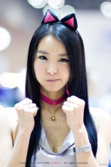 Beautiful_Asian_Girls_With_Cute_Poses_14